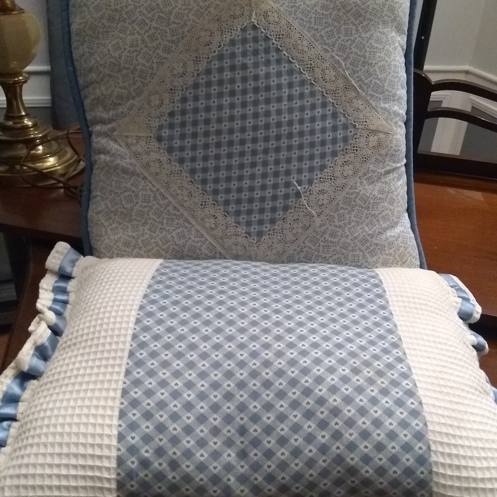 Quilt block/country throw pillows, set of 2